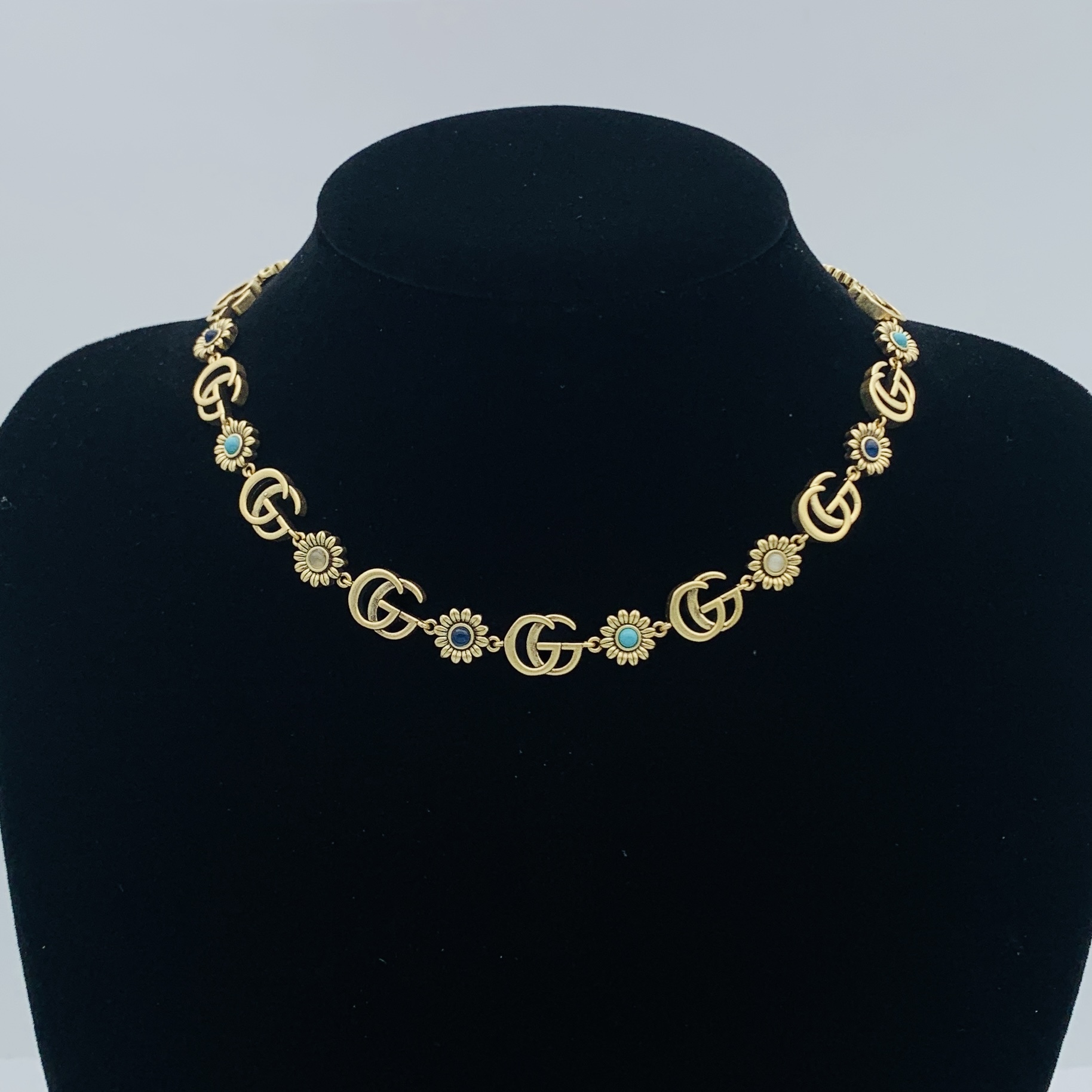 Gucci Silver Vintage-Inspired Necklace 340