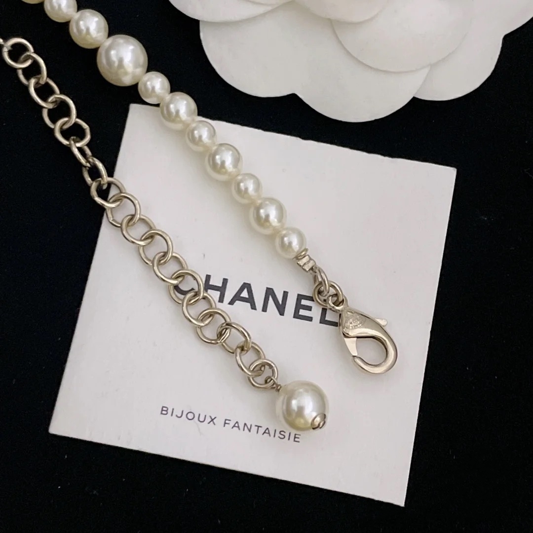 Chanel Silver Logo-Accented Necklace 712