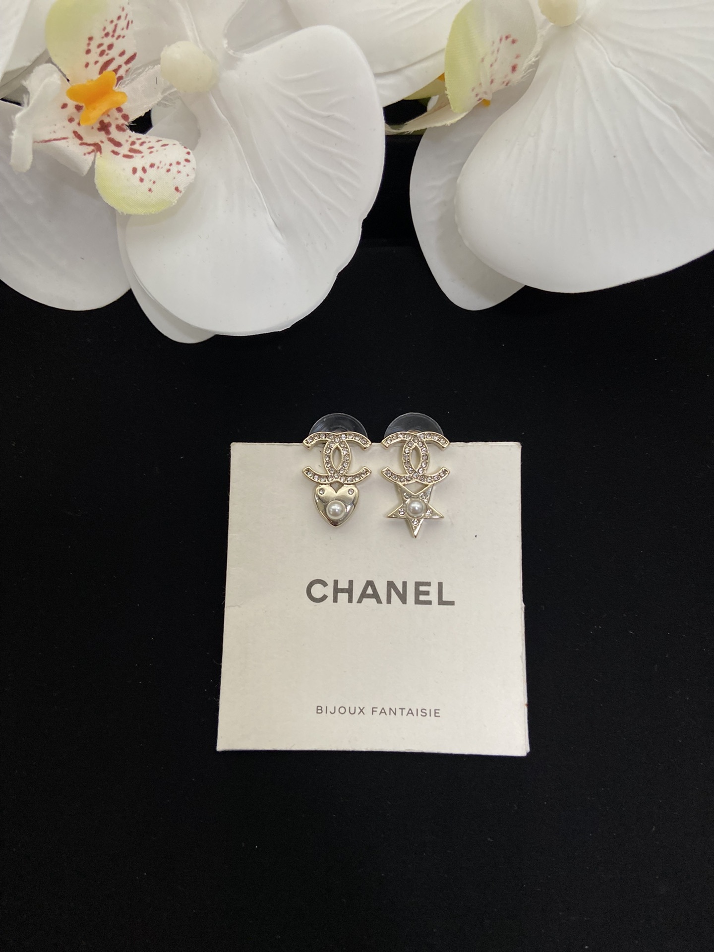 Chanel Silver Vintage-Inspired Earrings 010