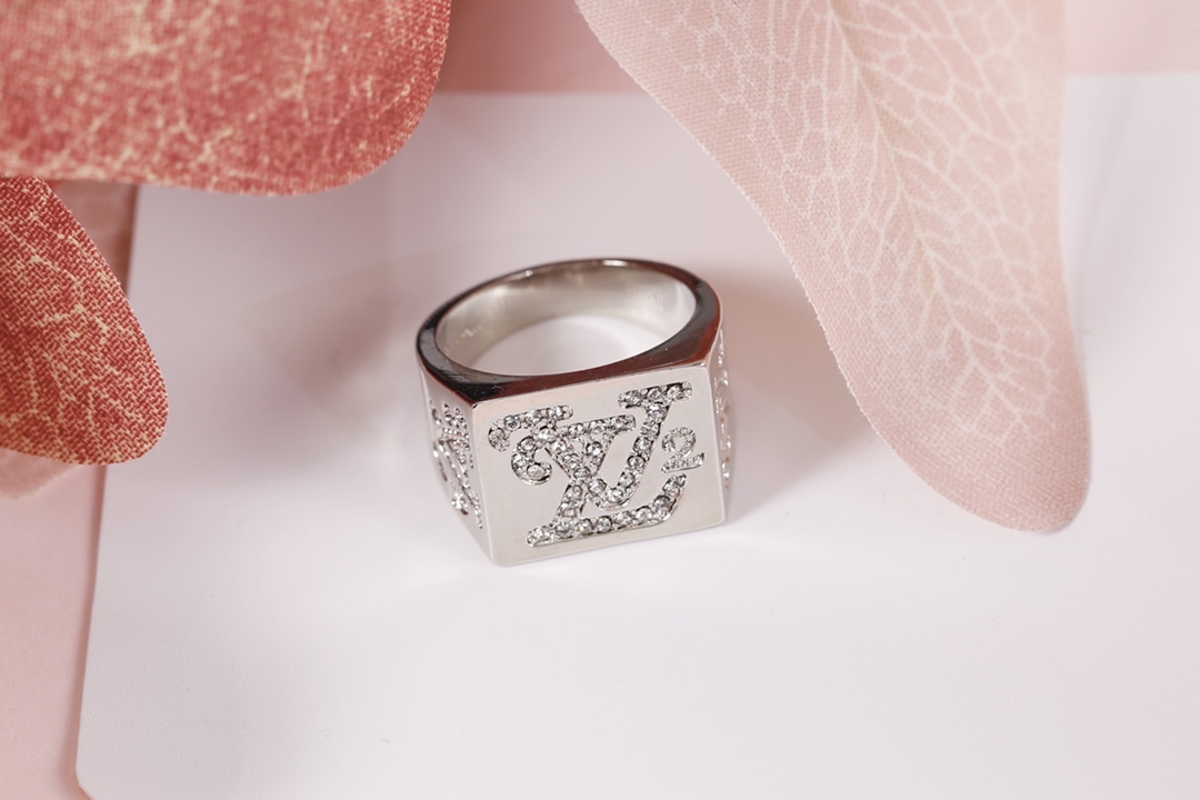LV Rose Gold Logo-Accented ring131