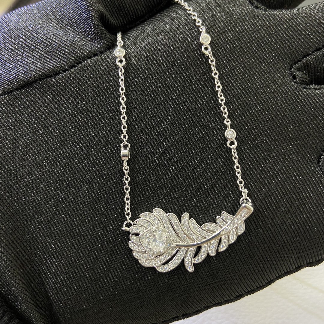 Boucheron Rose Gold Vintage-Inspired Necklace 007