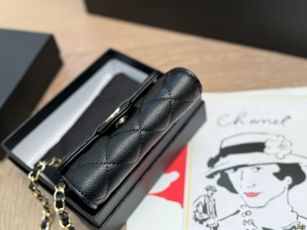 Quilted First-Layer Cowhide Mini Flap Bag with Chain Strap Chanel Silver Logo-Accented Bag 1410
