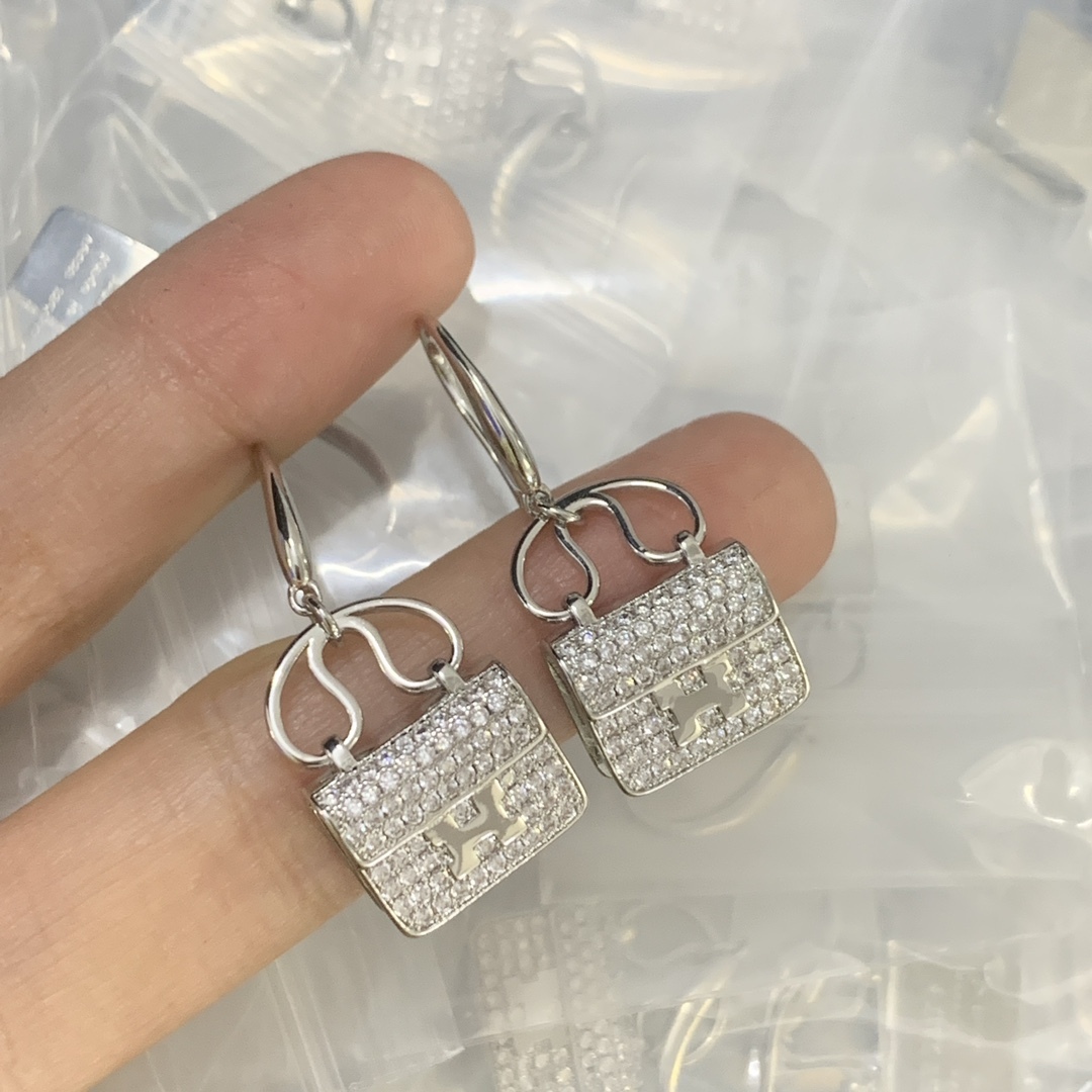 Hermes h Silver Romantic Earrings 102