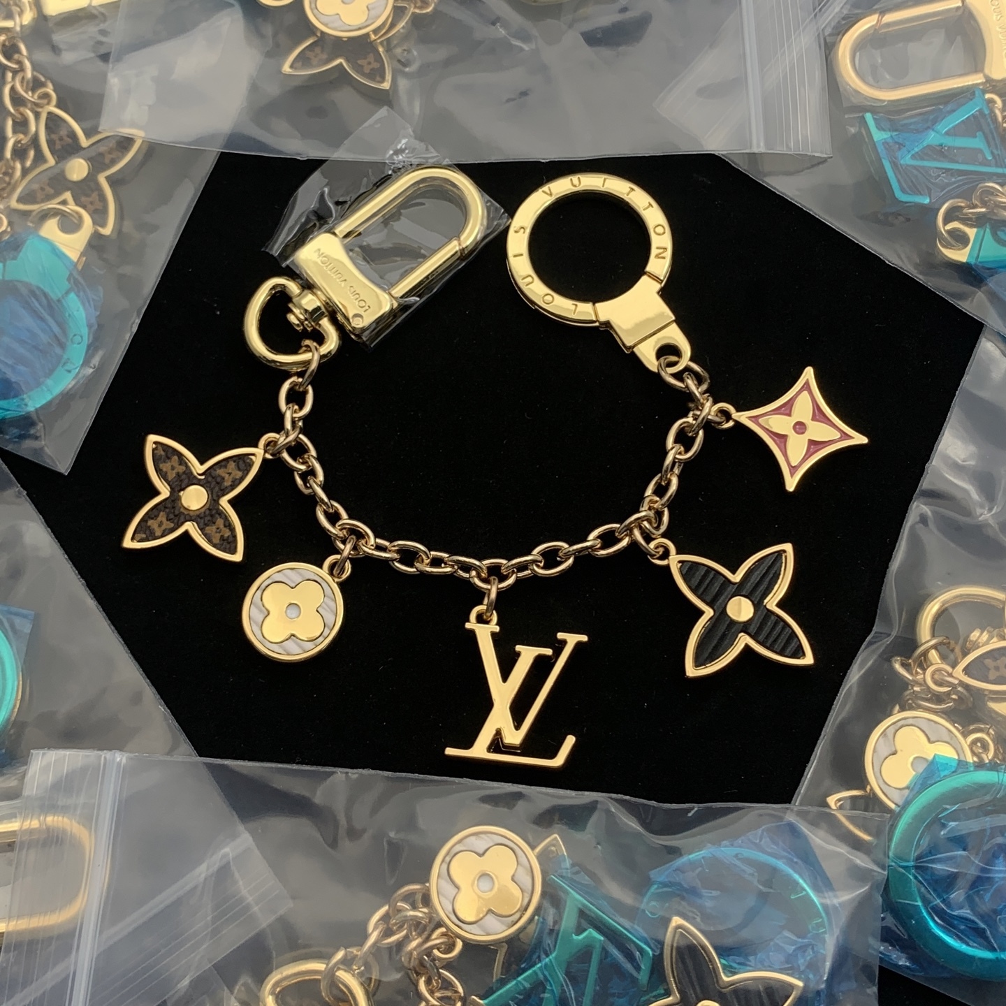 LV Gold Vintage-Inspired Keychain 1220