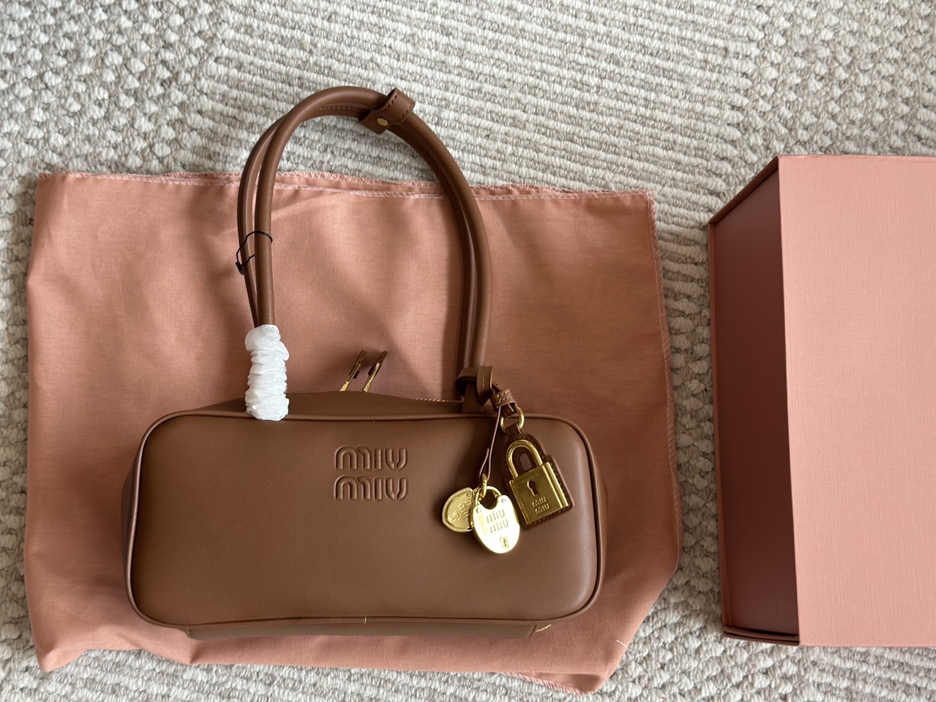 Gucci Silver Quilted Bag 582