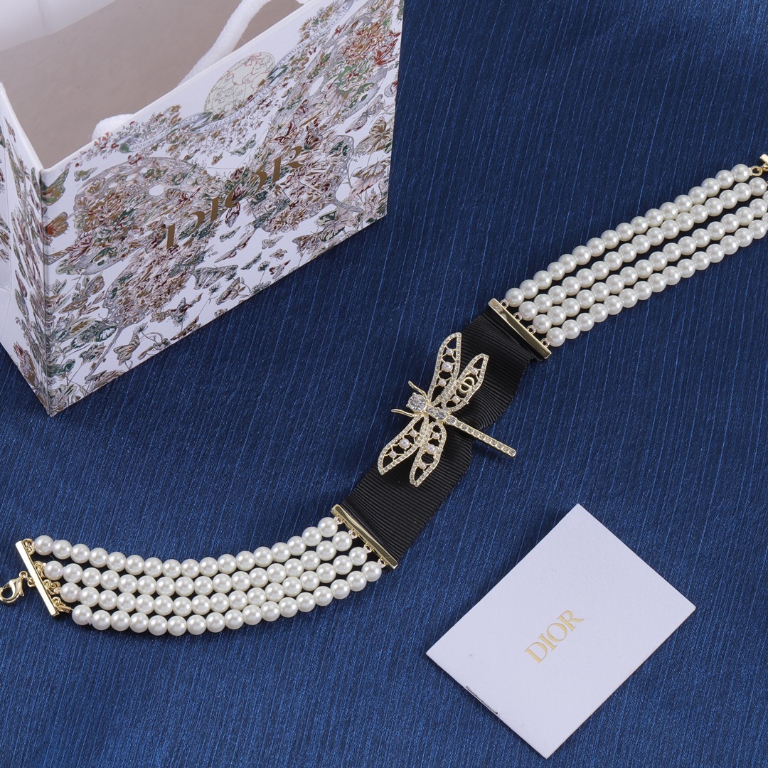 Dior Silver Vintage-Inspired Necklace 050