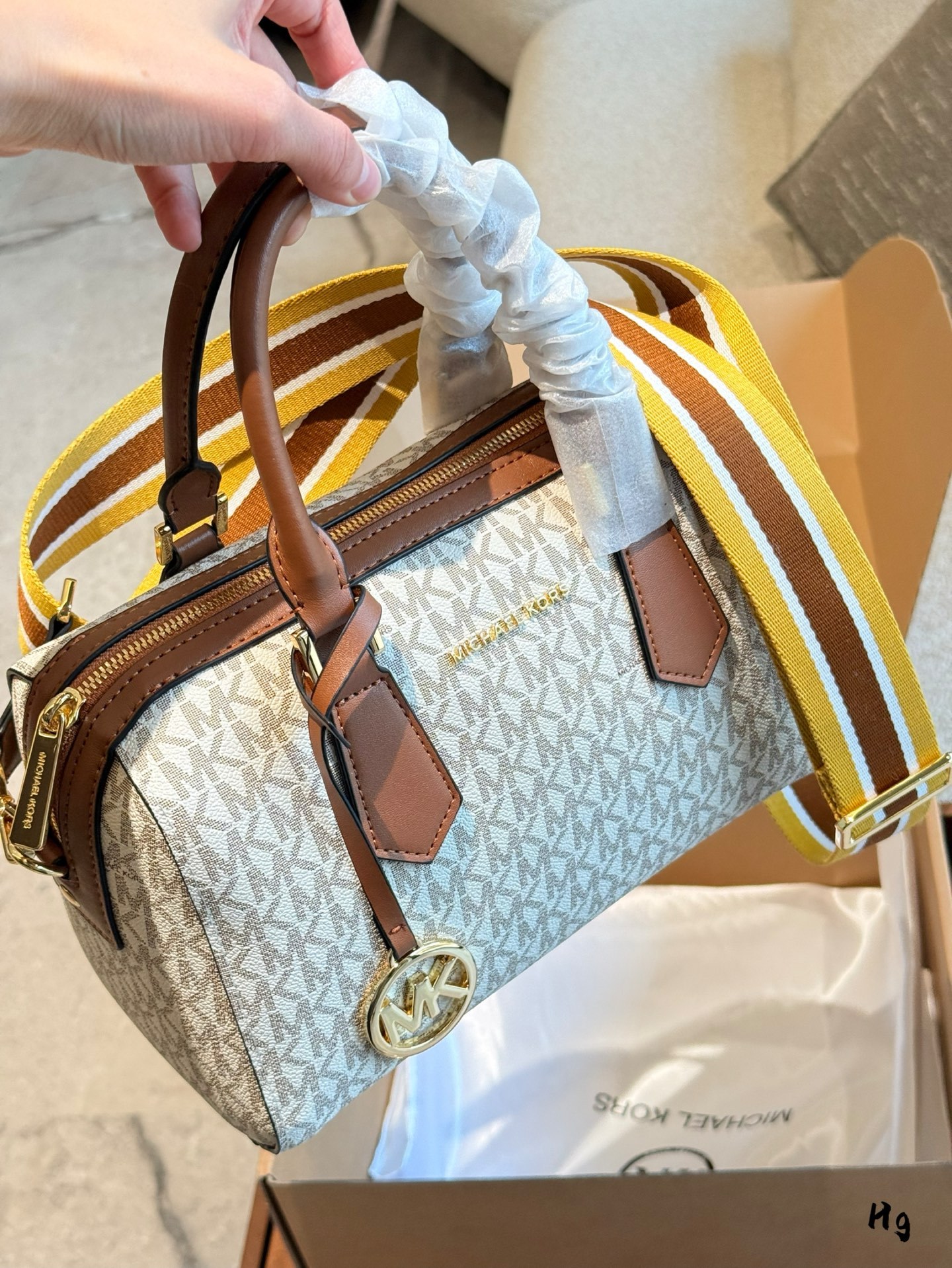 MK Beige Logo-Accented Bag 008