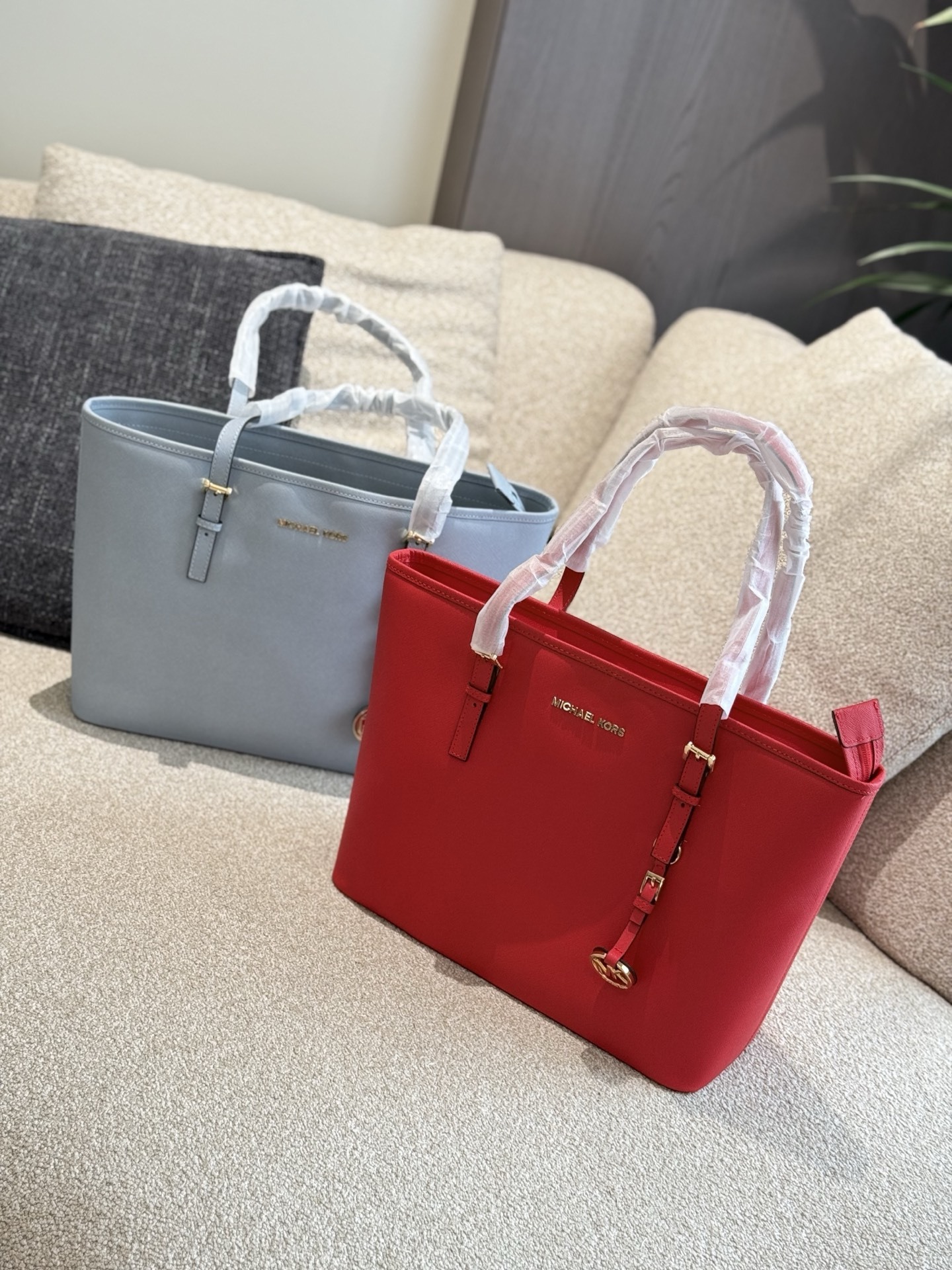 MK Beige Logo-Accented Bag 007