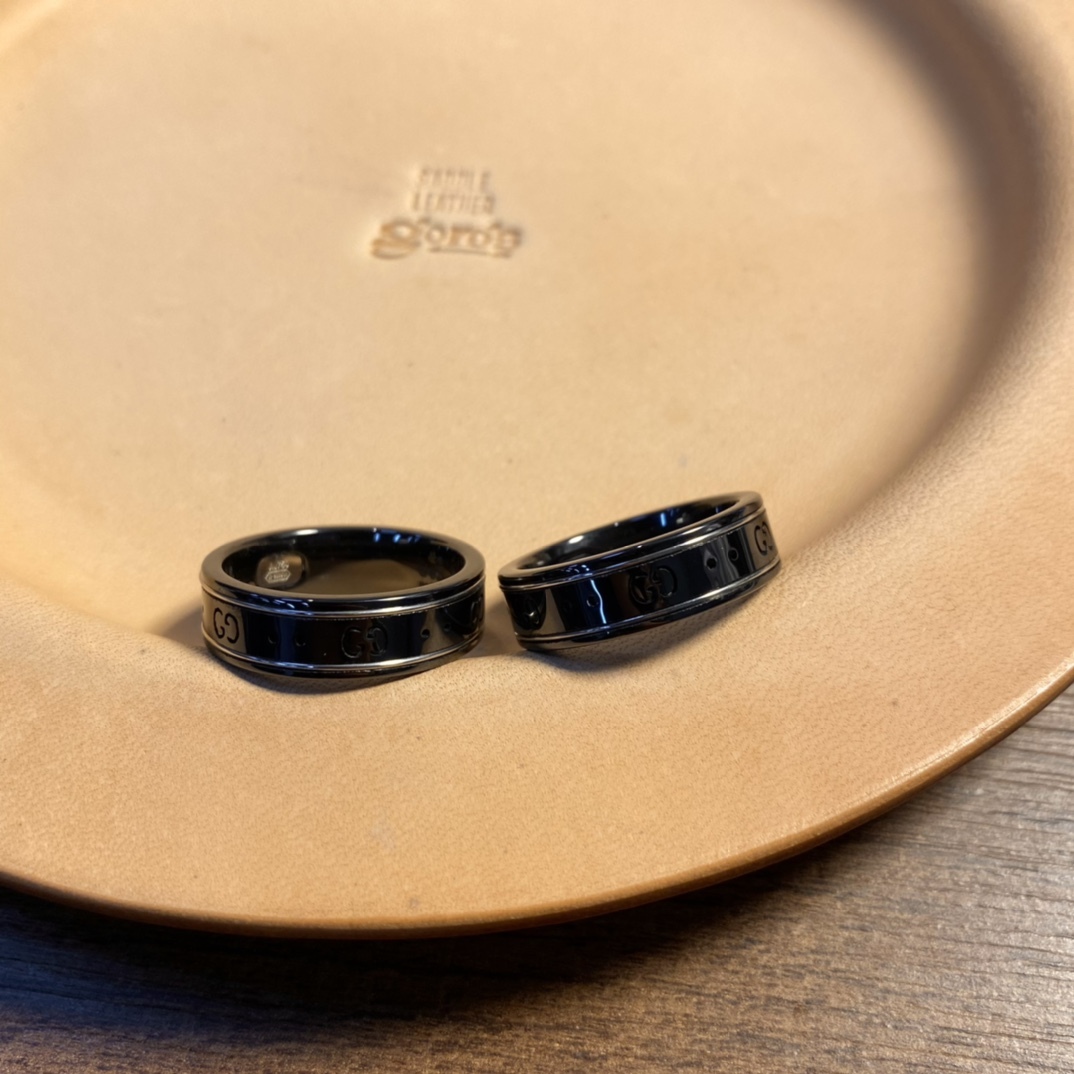 Gucci Silver Logo-Accented Ring 019