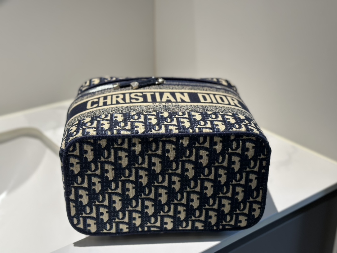 Dior Silver Vintage-Inspired Bag 751
