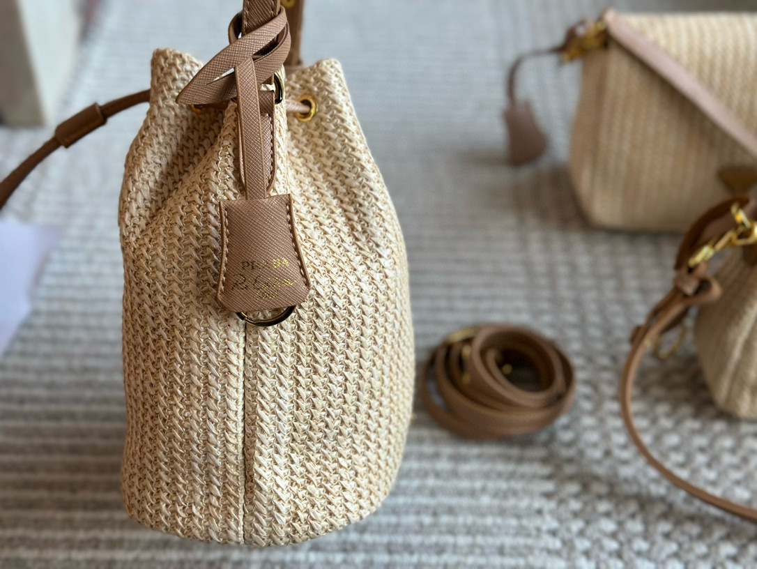 prada bag 007