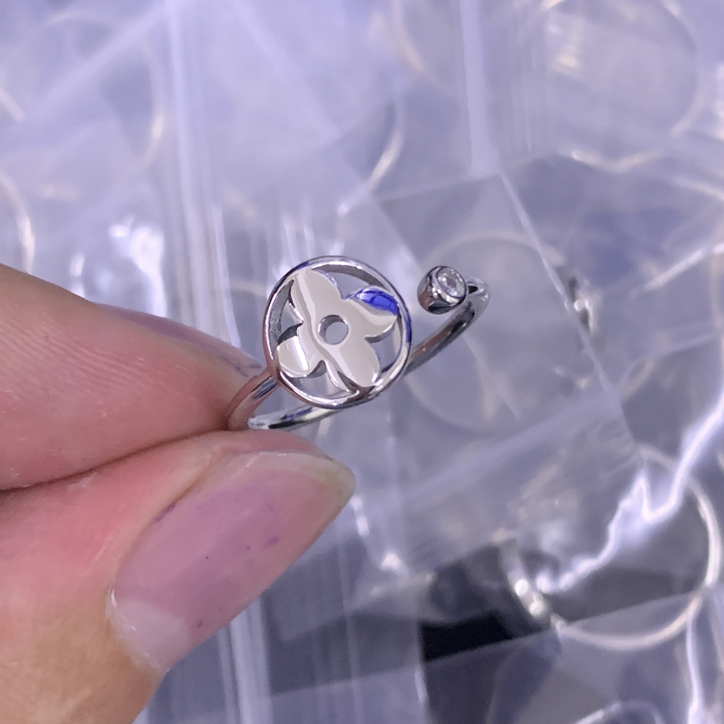 LV Silver Logo-Accented Ring 618