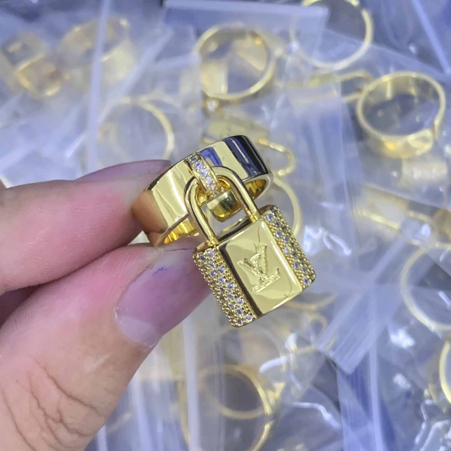 LV Gold Vintage-Inspired Ring 692