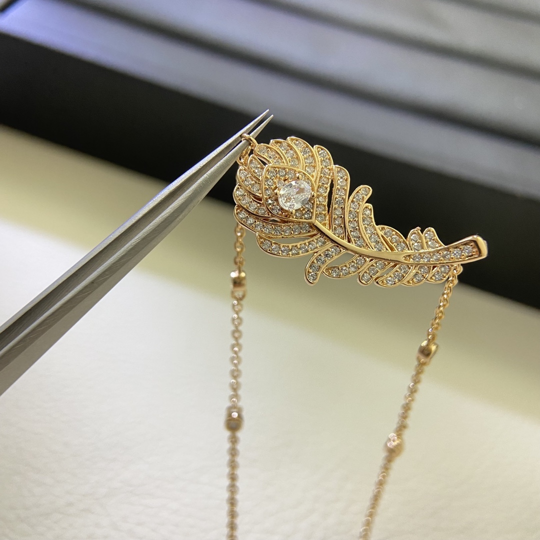 Boucheron Rose Gold Vintage-Inspired Necklace 007