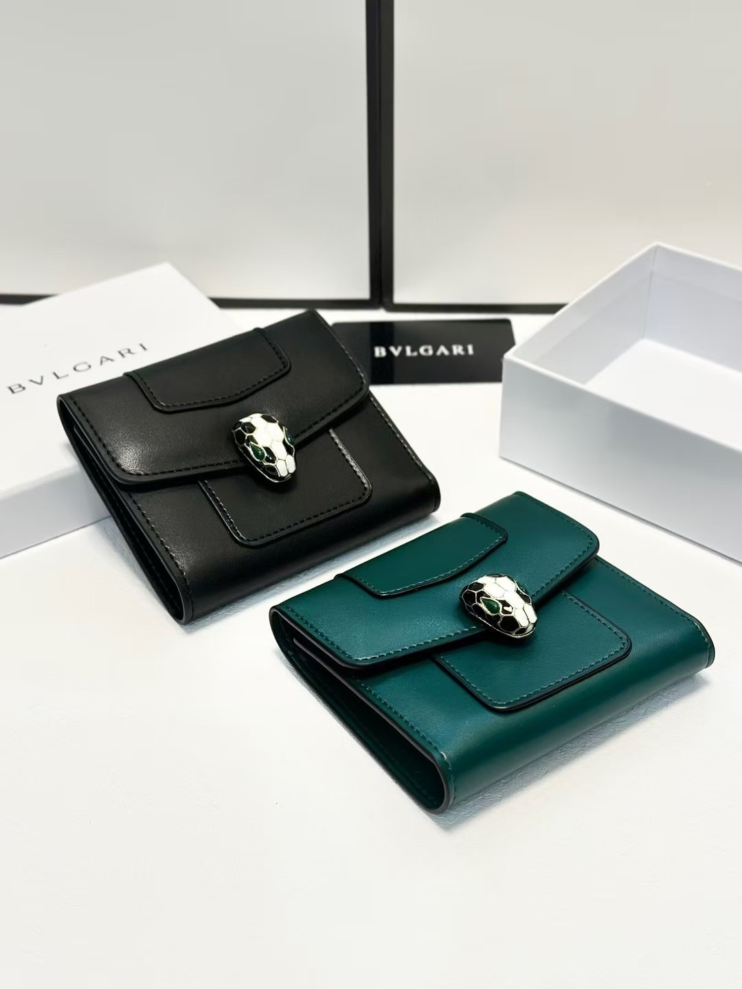 BVLGARI Green Logo-Accented Bag 205