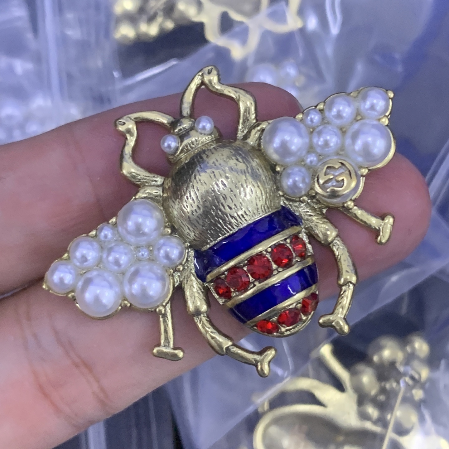 Gucci Silver Vintage-Inspired Brooch 503