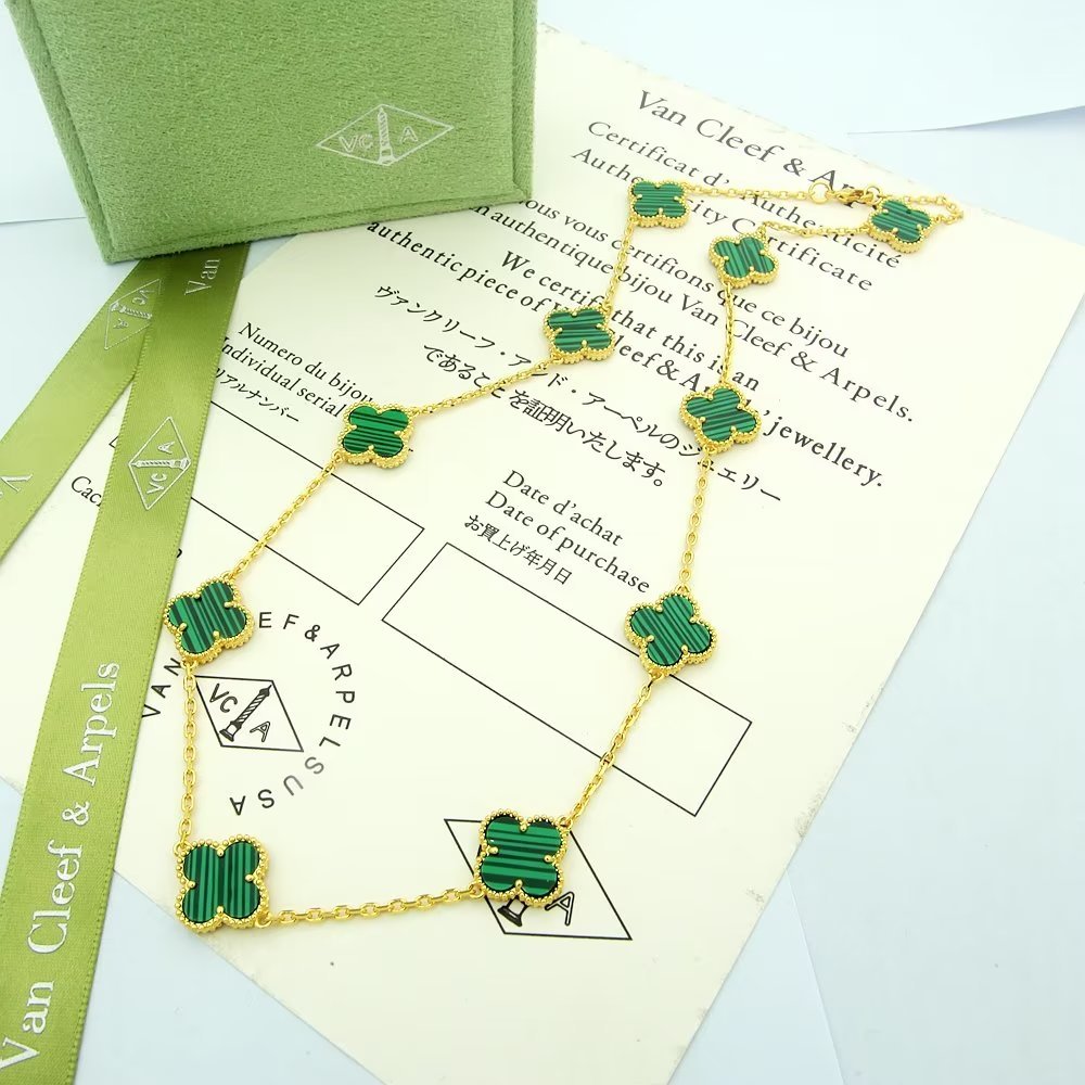 Van Cleef Gold Vintage-Inspired Necklace 052