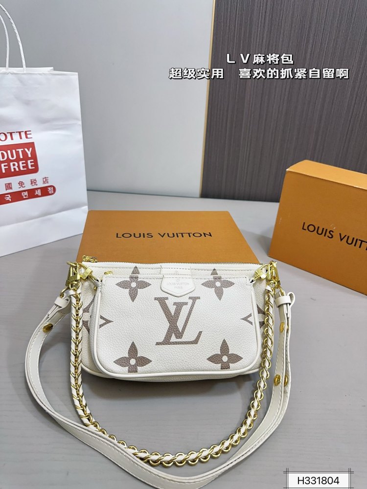 LV Blue Logo-Accented Bag pochetteLV 1620