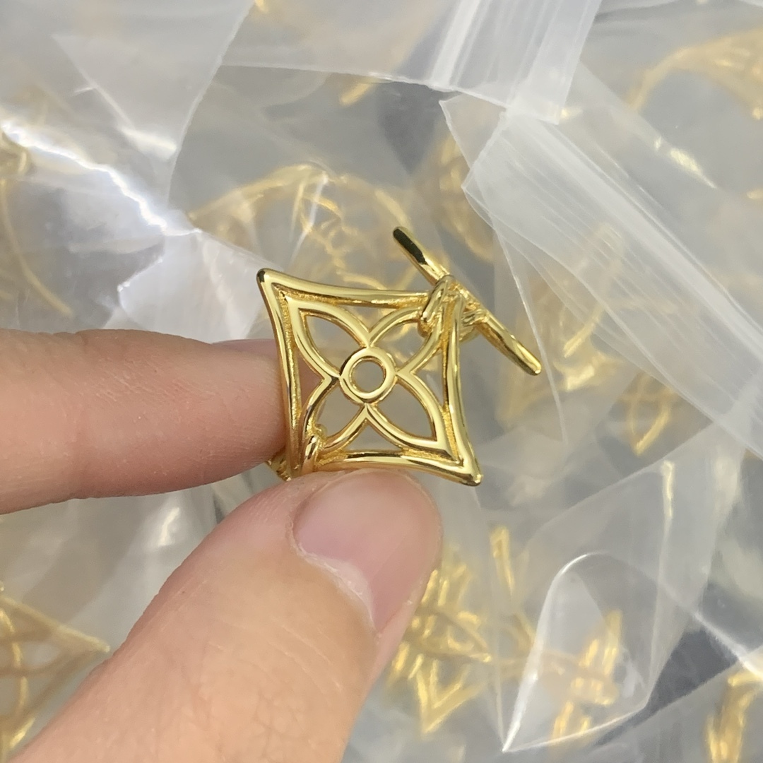 LV Gold Geometric Ring 673