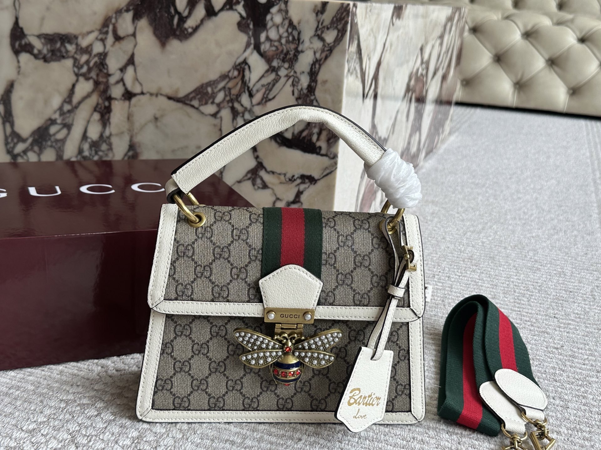 Gucci Silver Vintage-Inspired Bag 559