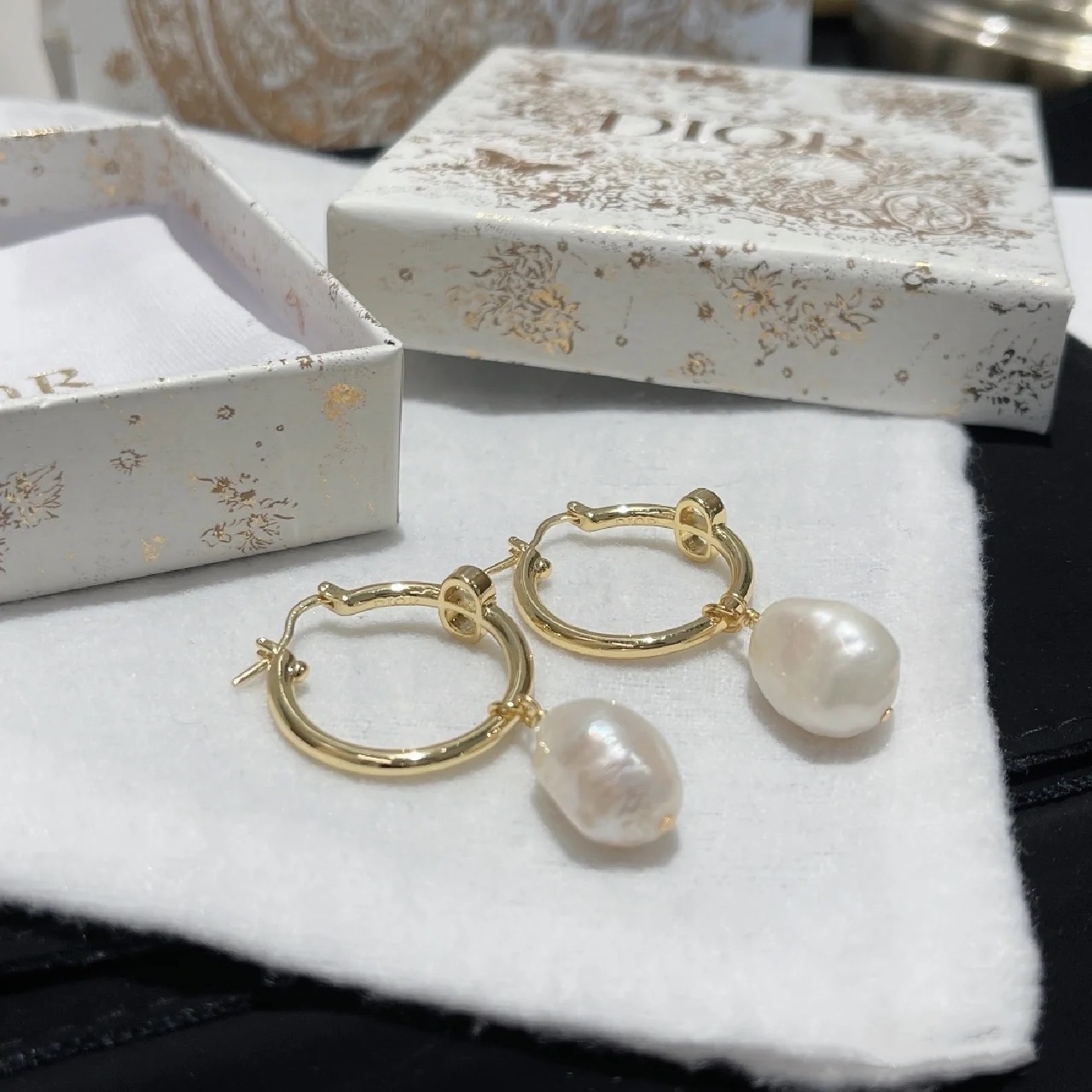 Dior Silver Vintage-Inspired Earrings 013