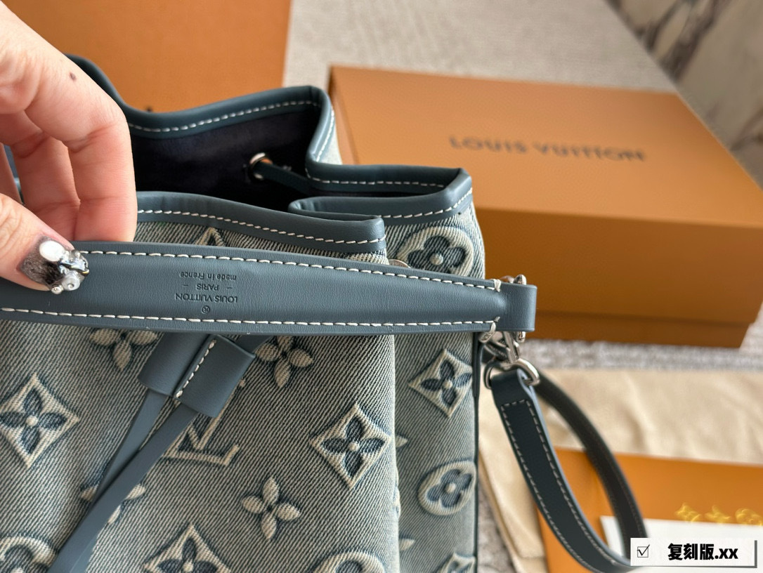 LV Silver Quilted Bag 1592