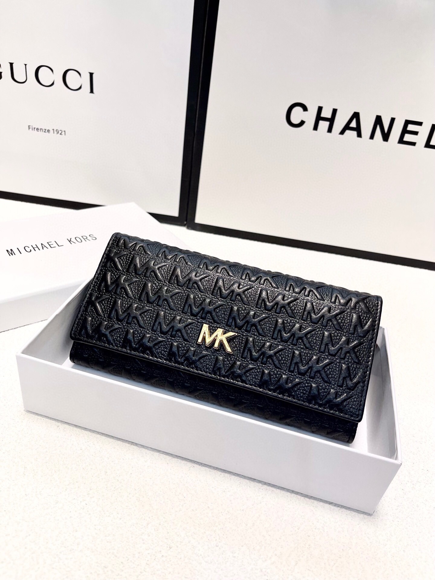 Michael Kors MK Gold Logo-Accented Wallet Bag 029