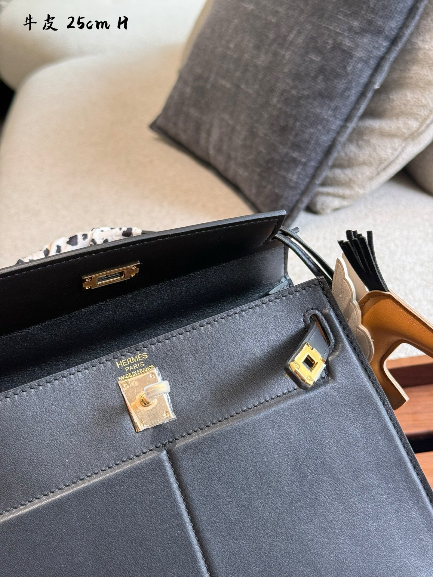 Hermes h padded 25 Silver Vintage-Inspired Bag 270