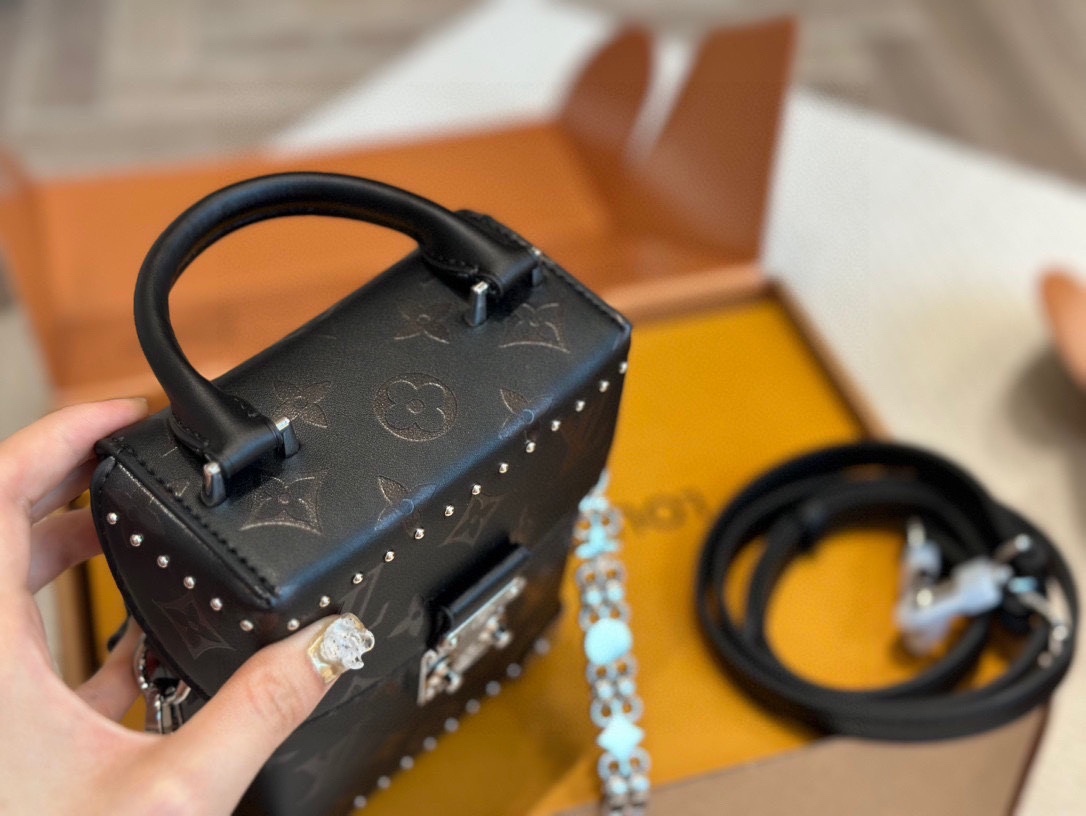 LV Orange Vintage-Inspired Bag 1555