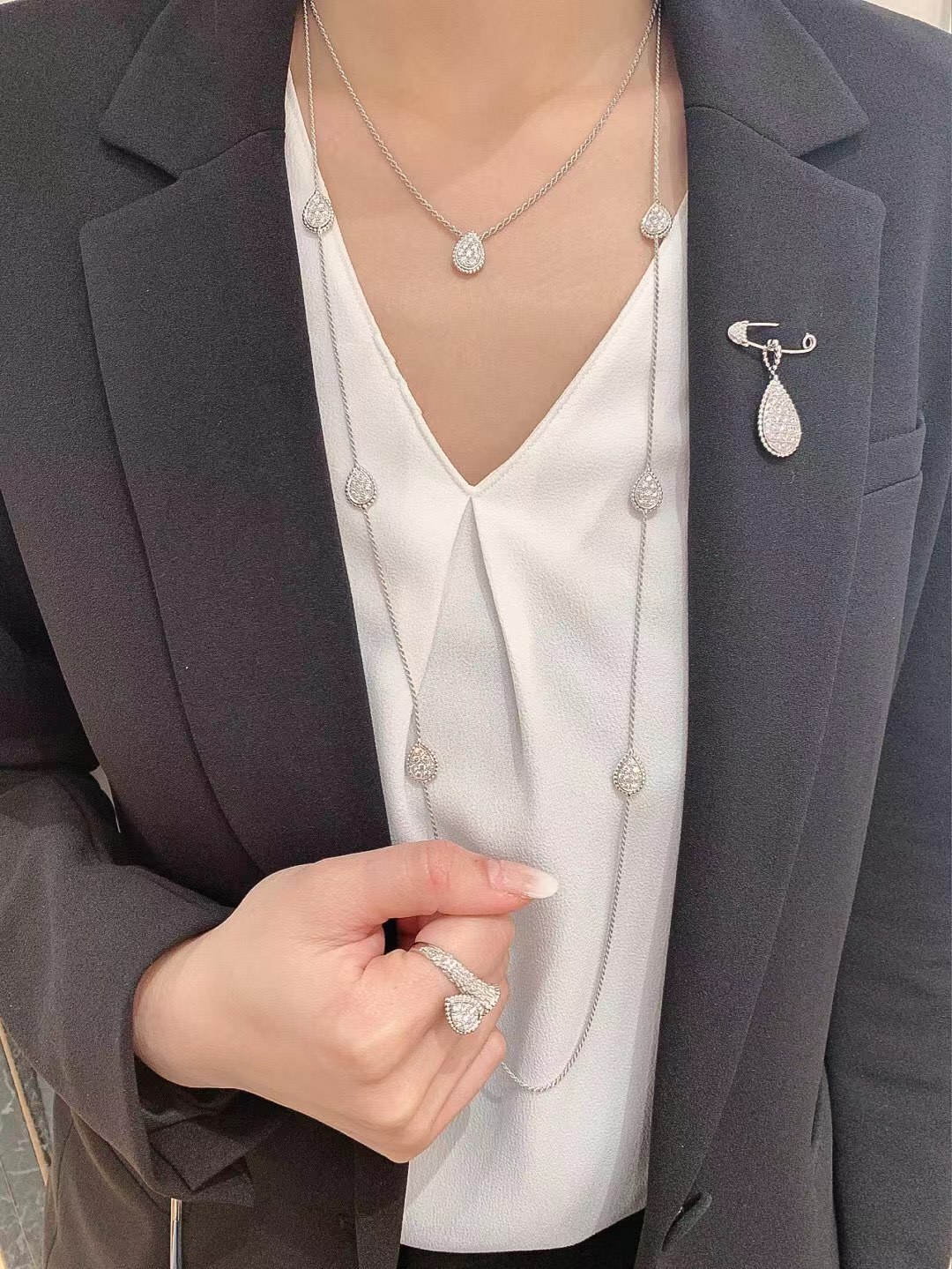 Boucheron Rose Gold Vintage-Inspired Necklace 008