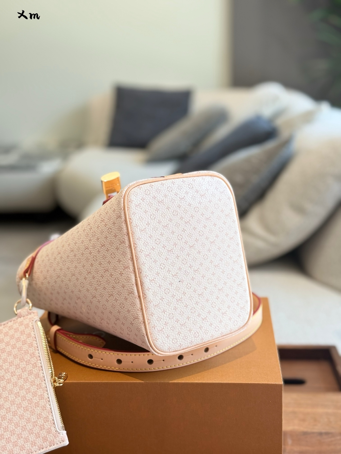 LV Rose Gold Vintage-Inspired Bag 1400