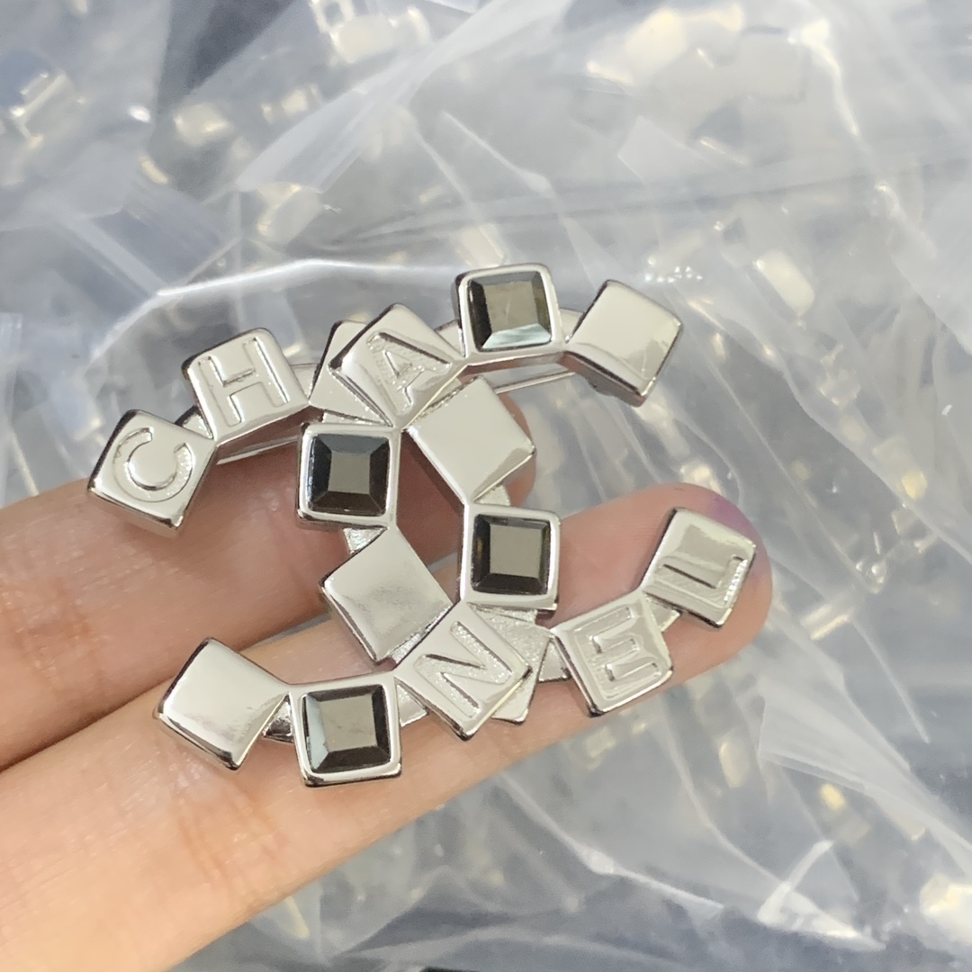 Chanel Silver Geometric Brooch 1133