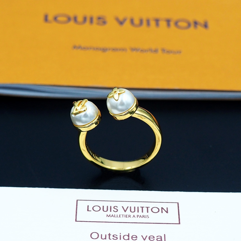 LV Gold Logo-Accented Ring 097