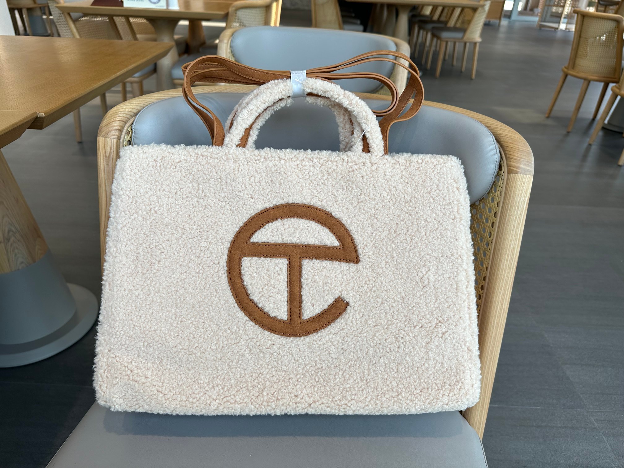 Telfar & UGG Bag Beige Quilted bags 38*28*11cm