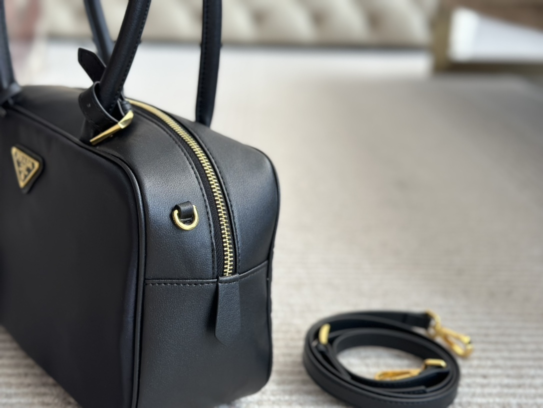 Prada Gold Logo-Accented Bag 070