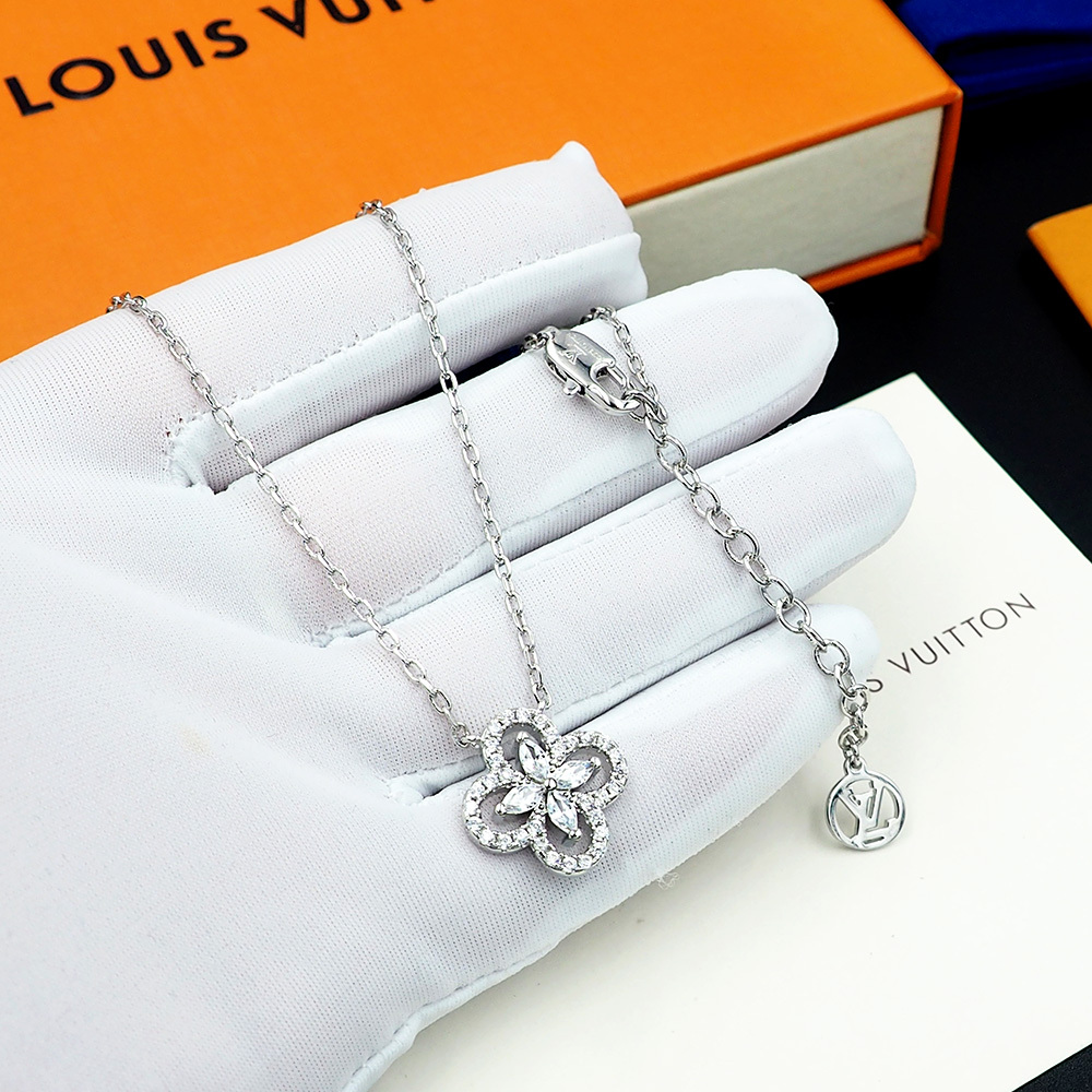 LV Silver Logo-Accented Necklace 135