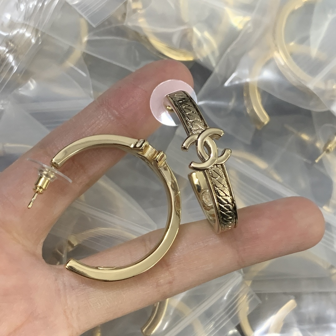 Chanel Rose Gold Vintage-Inspired Earrings 277