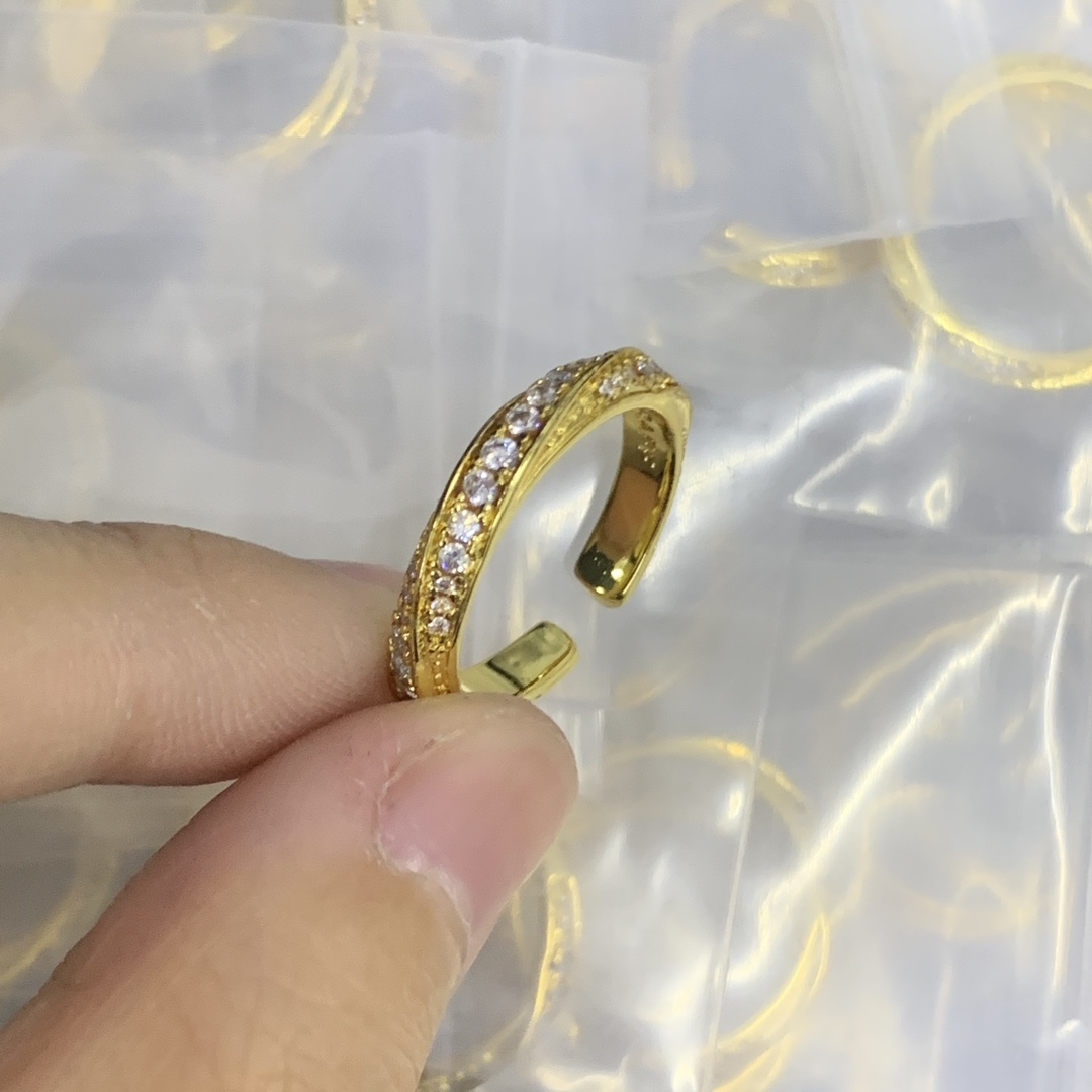 Celine Gold Romantic Ring 052