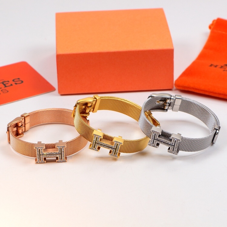 Hermes h Gold Logo-Accented Bracelet 005