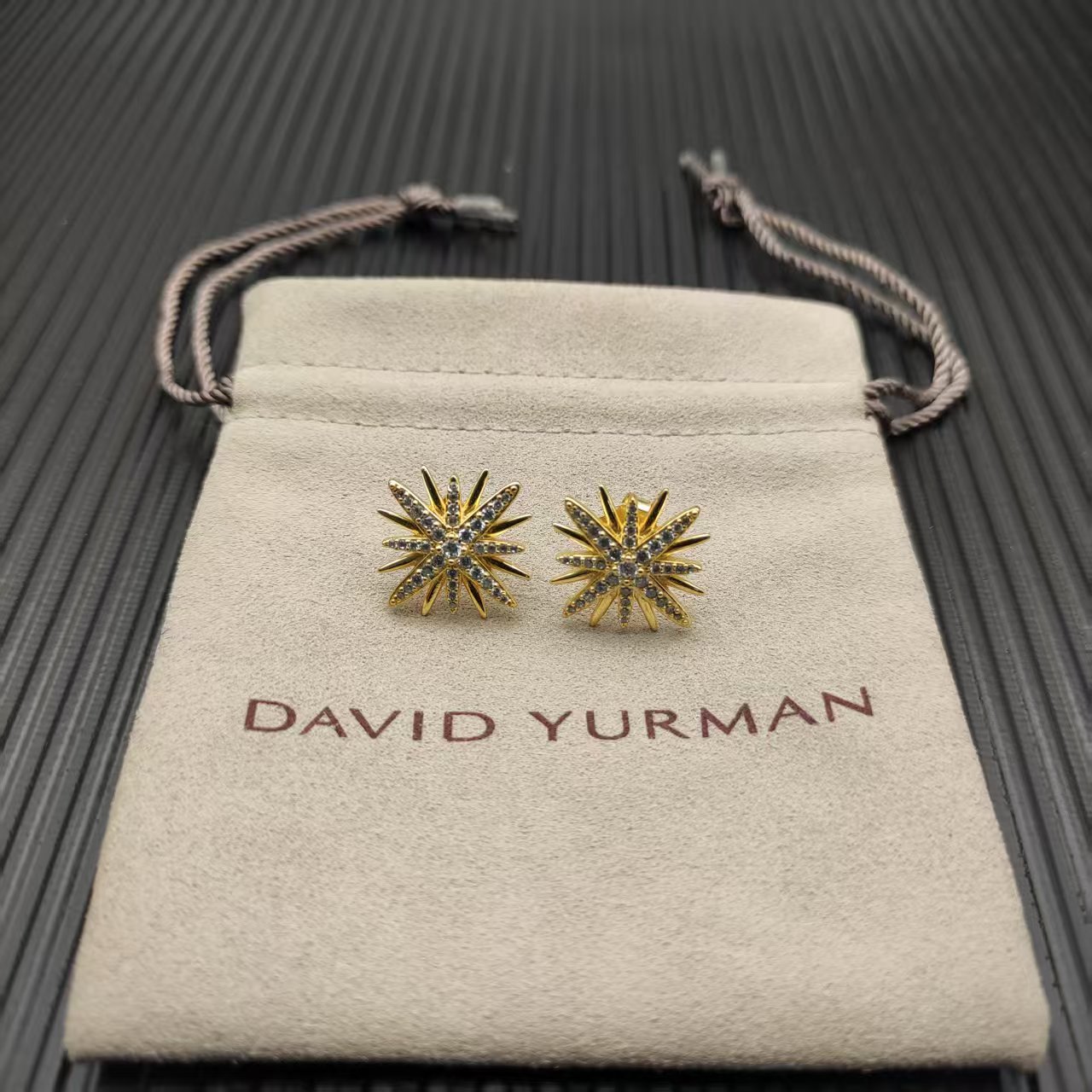 David Yurman Silver Logo-Accented Earrings 229