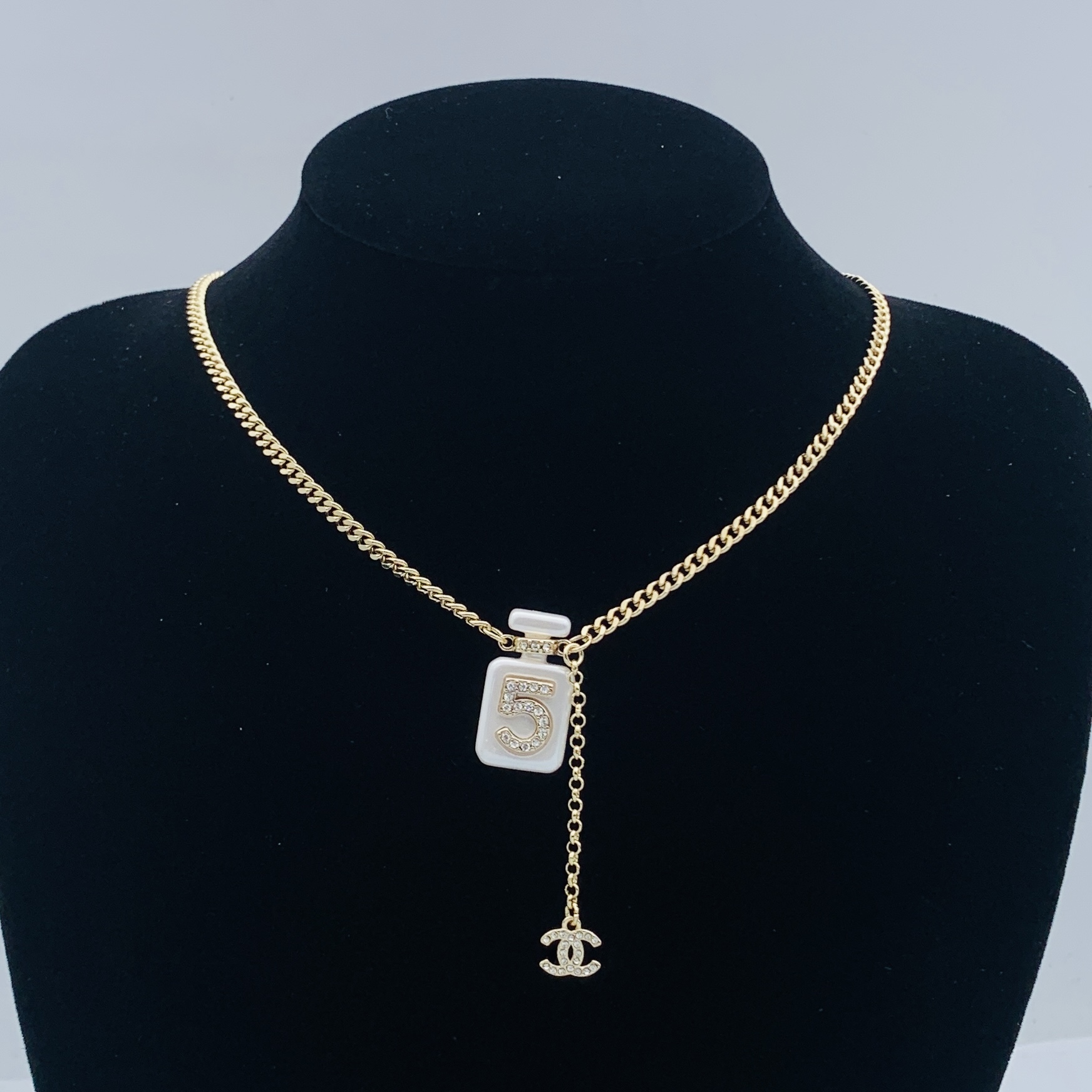Chanel Silver Vintage-Inspired Necklace 741