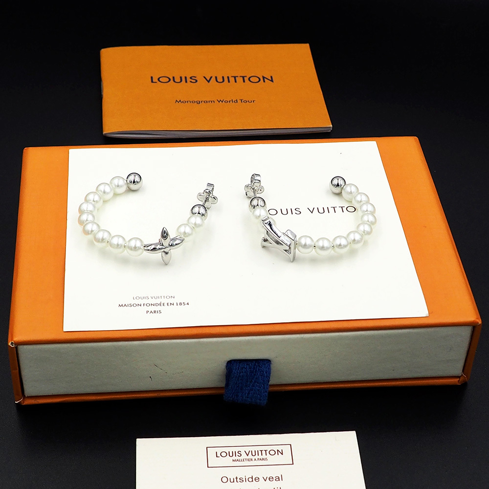 LV Silver Logo-Accented Earrings 301