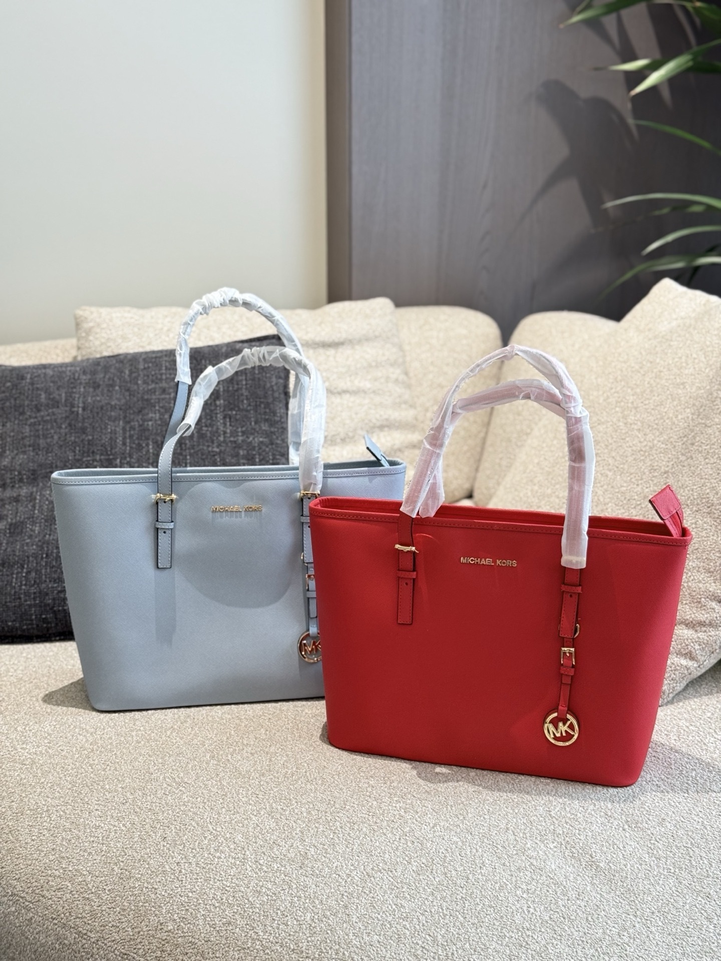 MK Beige Logo-Accented Bag 007