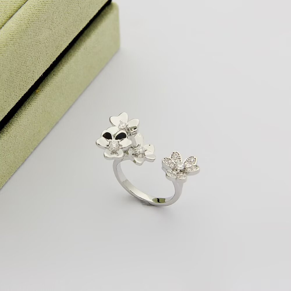 Van Cleef Rose Gold Romantic Ring 015