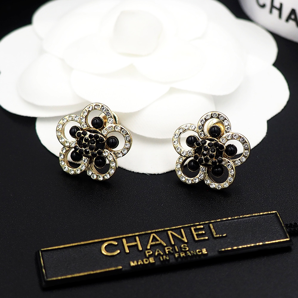 Chanel Rose Gold Logo-Accented Earrings 029