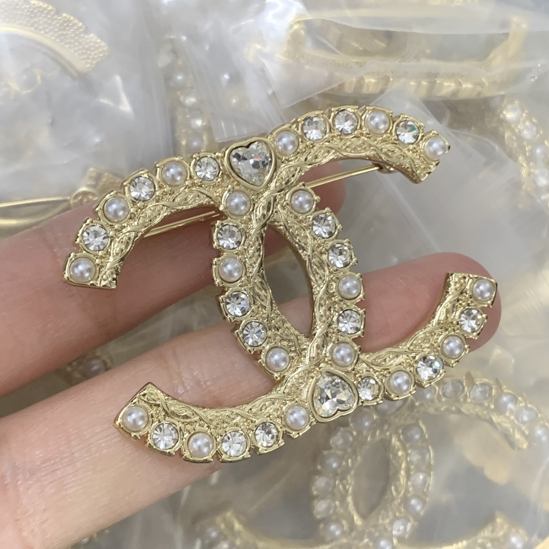 Chanel Rose Gold Vintage-Inspired Brooch 1160