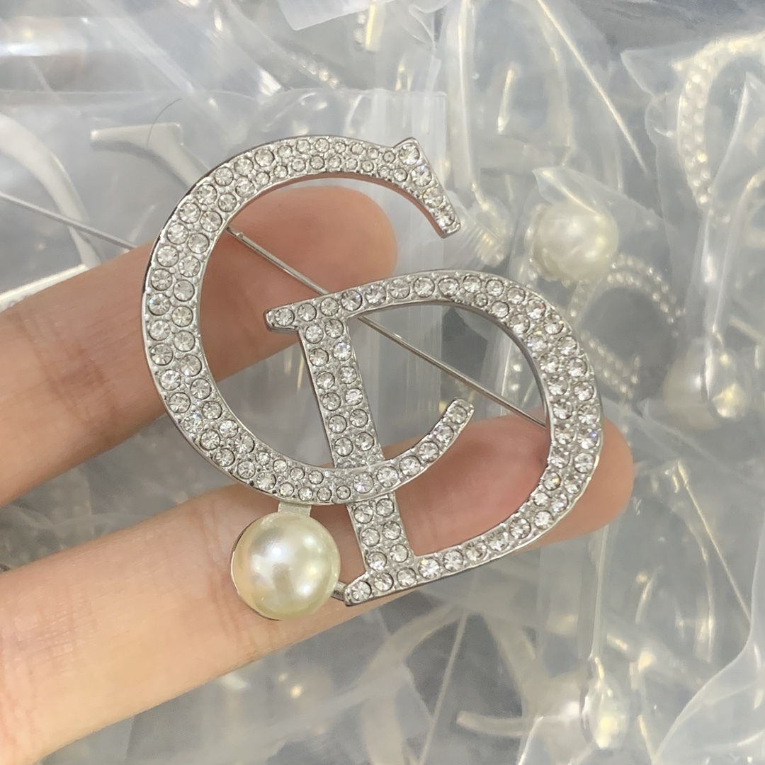 Dior Silver Vintage-Inspired Brooch 690