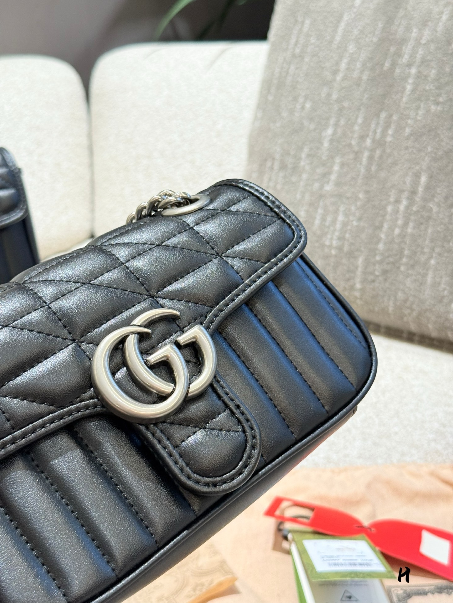 Gucci Silver Logo-Accented Bag 539