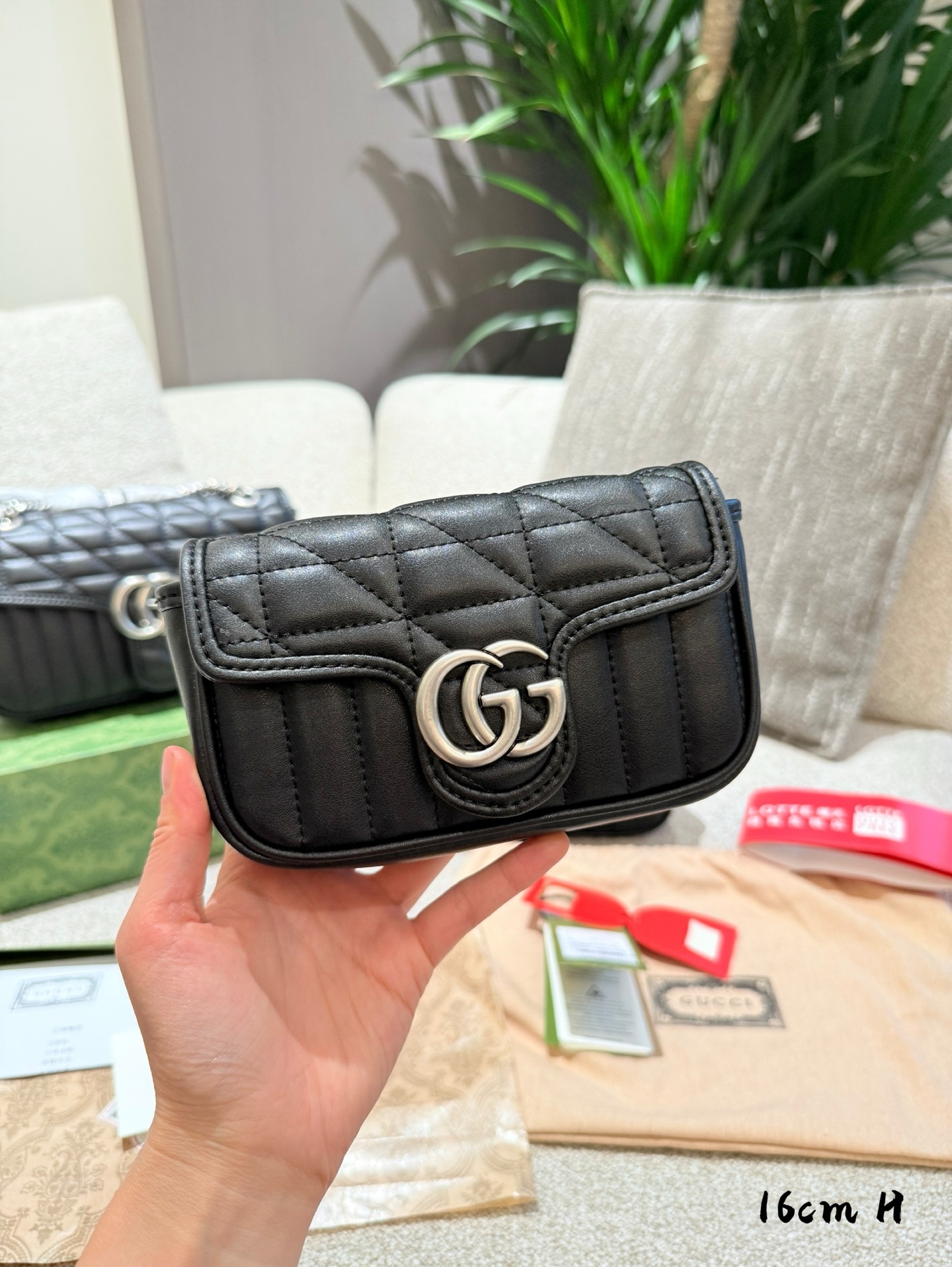 Gucci Silver Logo-Accented Bag 539