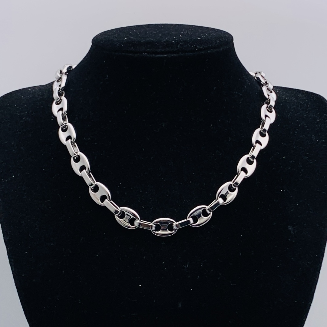 Gucci Silver Vintage-Inspired Necklace 370